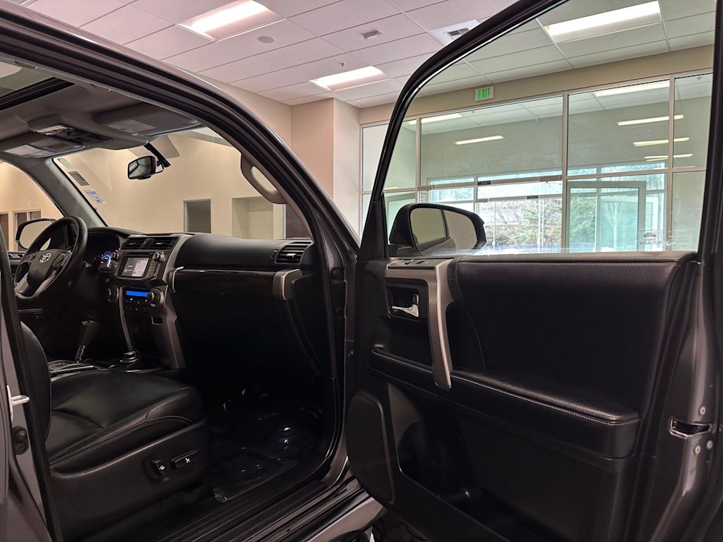 Thumbnail: 2019 Toyota 4Runner - 33