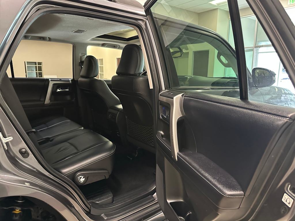 Thumbnail: 2019 Toyota 4Runner - 32