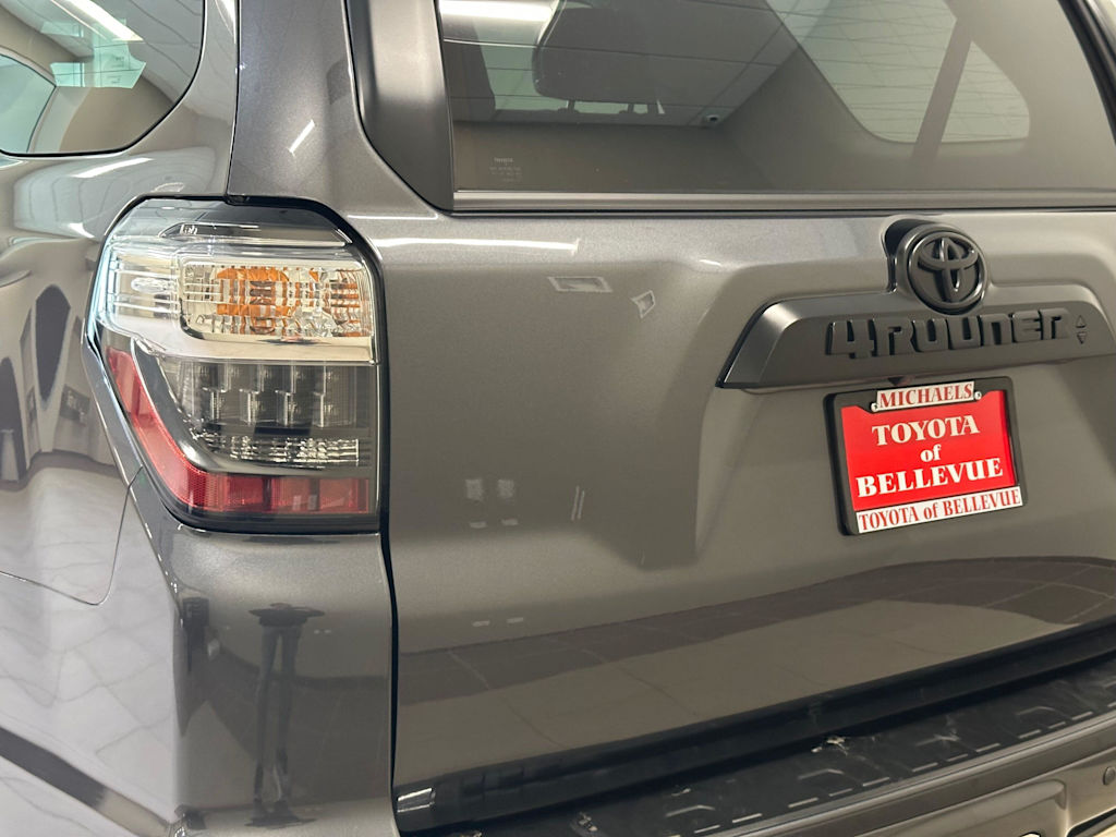 Thumbnail: 2019 Toyota 4Runner - 22