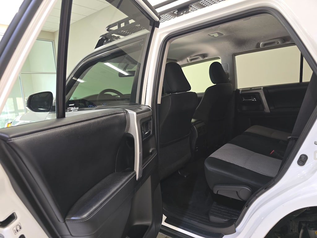 Thumbnail: 2017 Toyota 4Runner - 28