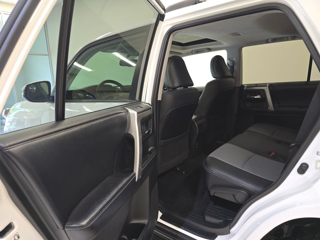 Thumbnail: 2019 Toyota 4Runner - 28