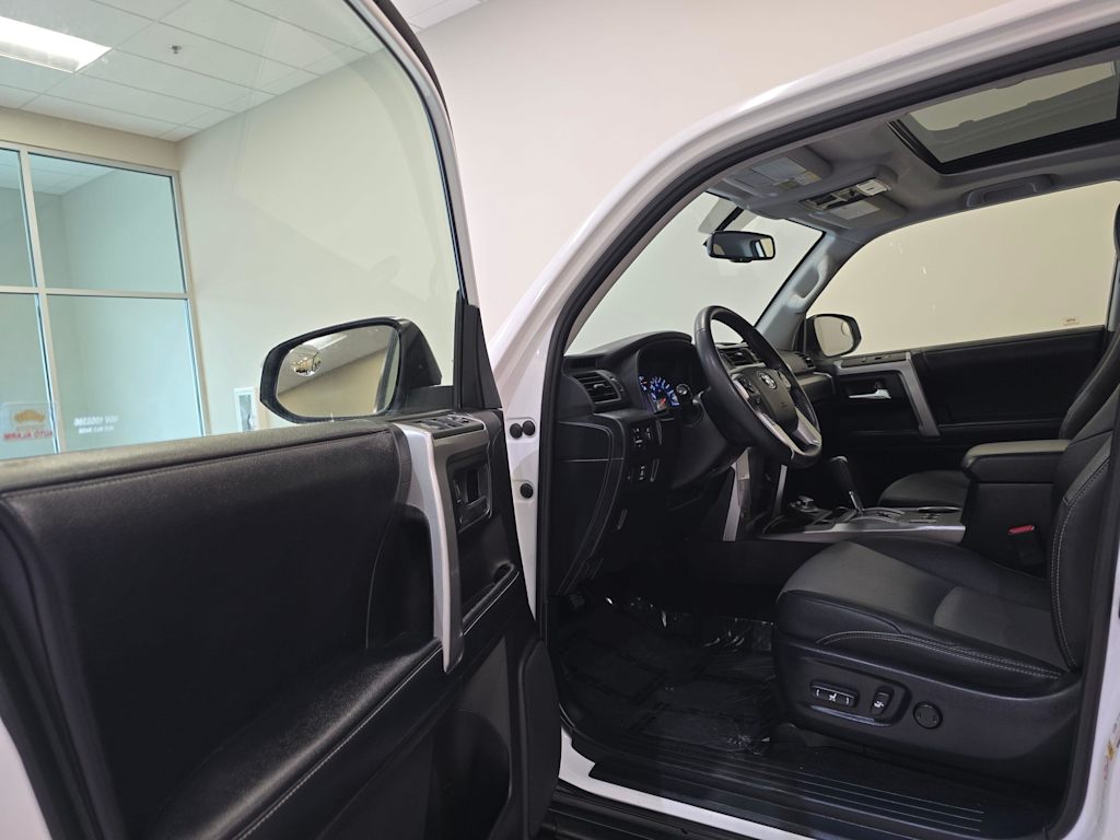 Thumbnail: 2019 Toyota 4Runner - 14