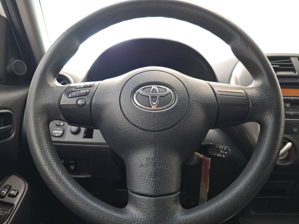 Thumbnail: 2005 Toyota RAV4 - 13
