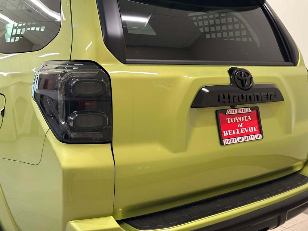 Thumbnail: 2022 Toyota 4Runner - 22