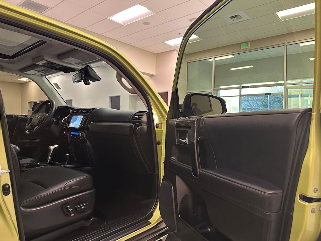 Thumbnail: 2022 Toyota 4Runner - 34