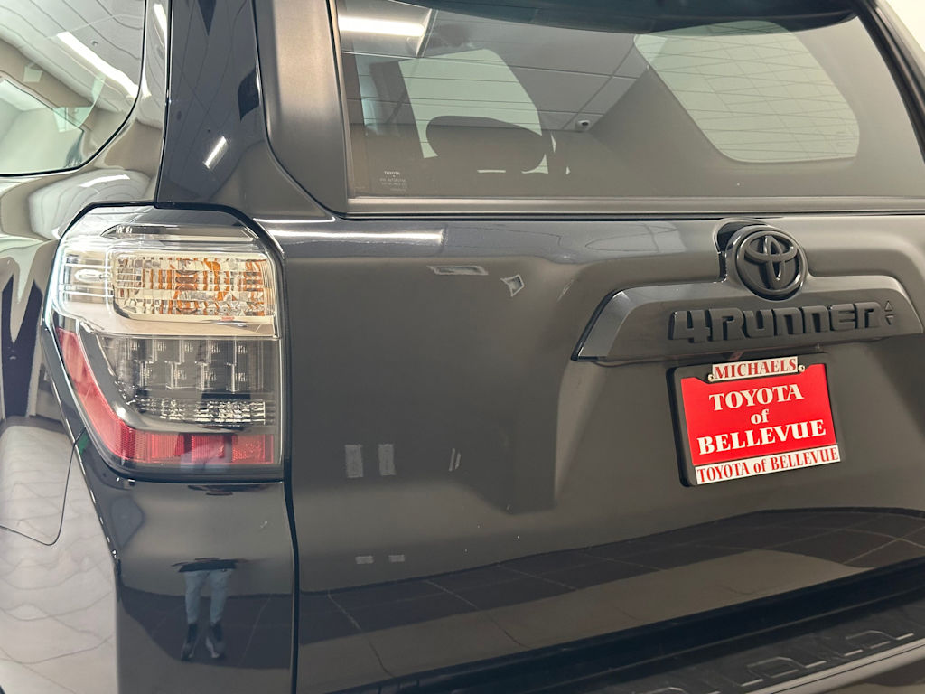 Thumbnail: 2022 Toyota 4Runner - 24