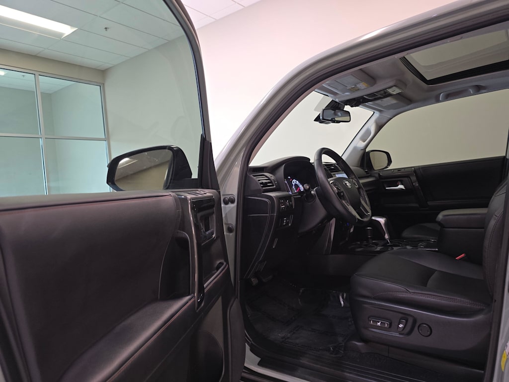 Thumbnail: 2023 Toyota 4Runner - 15