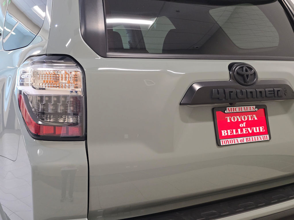 Thumbnail: 2023 Toyota 4Runner - 22