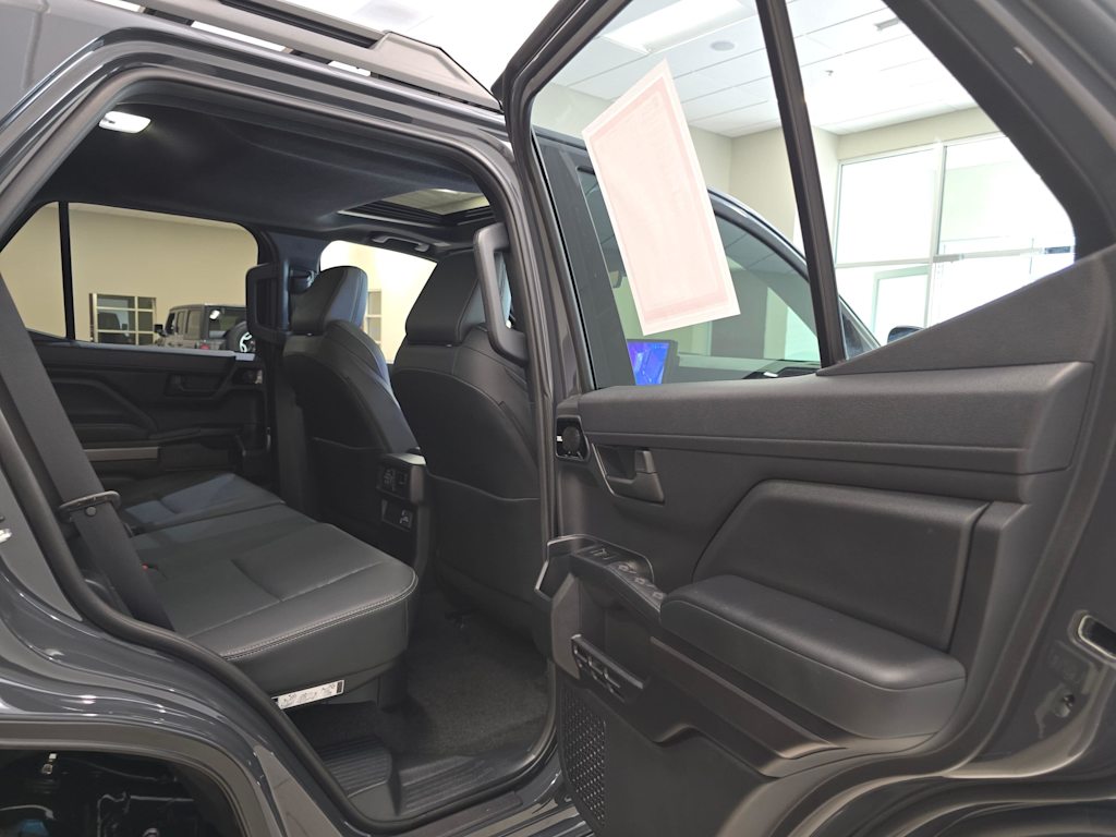 Thumbnail: 2025 Toyota 4Runner - 30