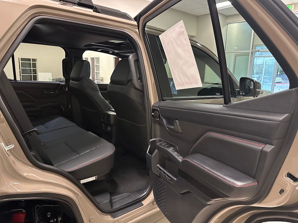 Thumbnail: 2025 Toyota 4Runner - 31