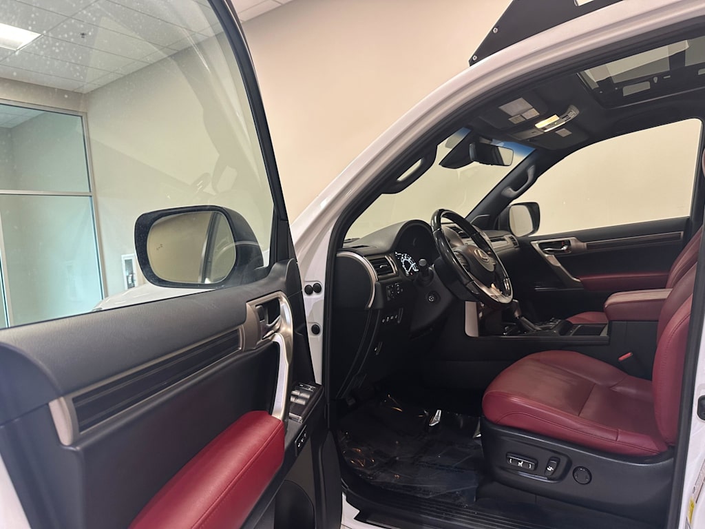 Thumbnail: 2021 Lexus GX - 14