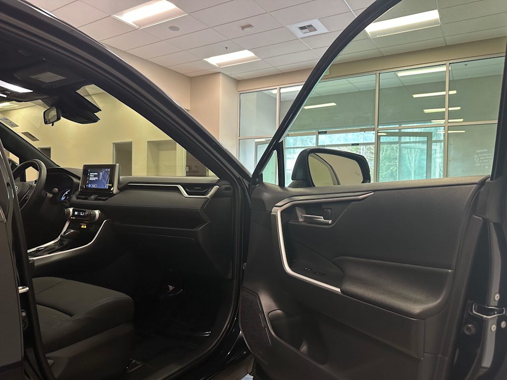 Thumbnail: 2024 Toyota RAV4 - 32