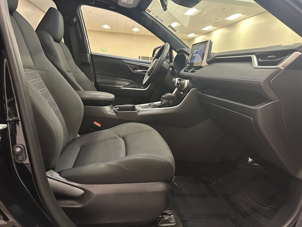 Thumbnail: 2024 Toyota RAV4 - 10