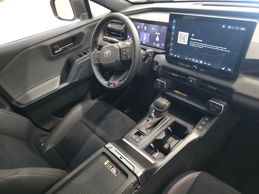 Thumbnail: 2026 Toyota RAV4 - 32