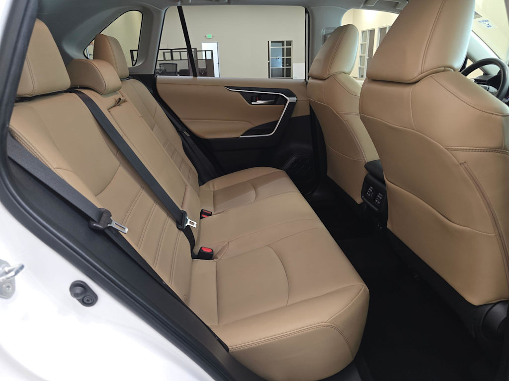Thumbnail: 2019 Toyota RAV4 - 28
