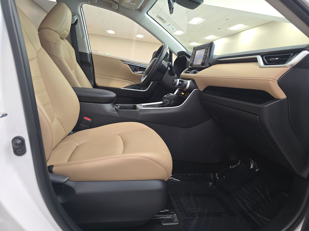 Thumbnail: 2019 Toyota RAV4 - 30