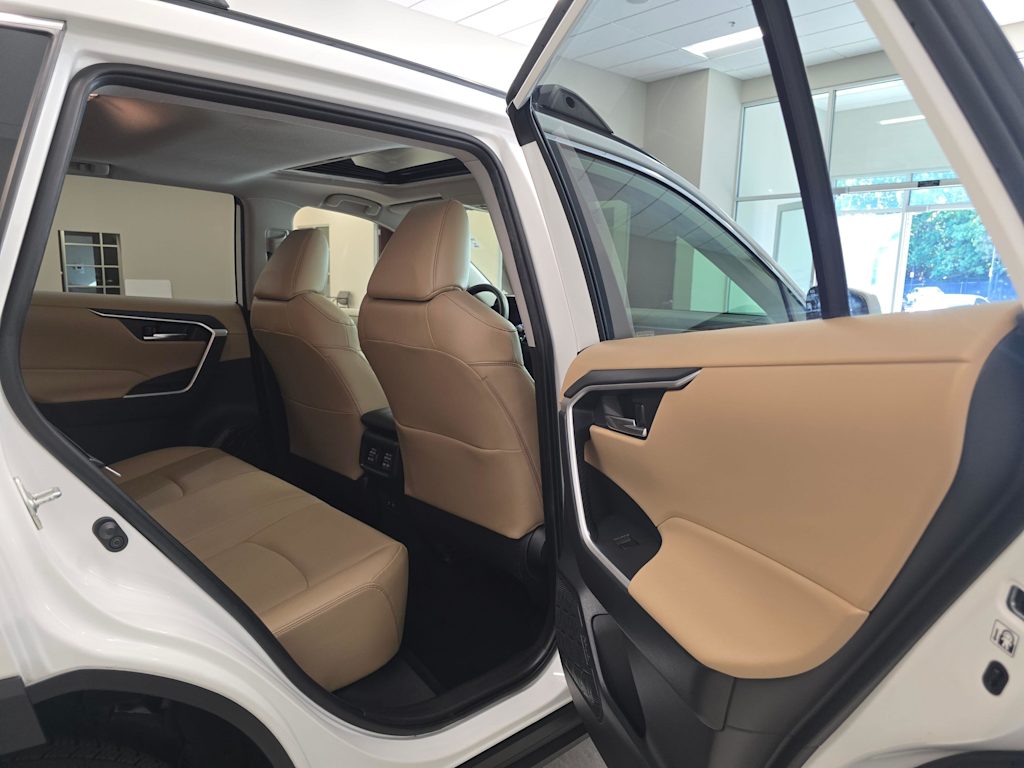 Thumbnail: 2019 Toyota RAV4 - 29