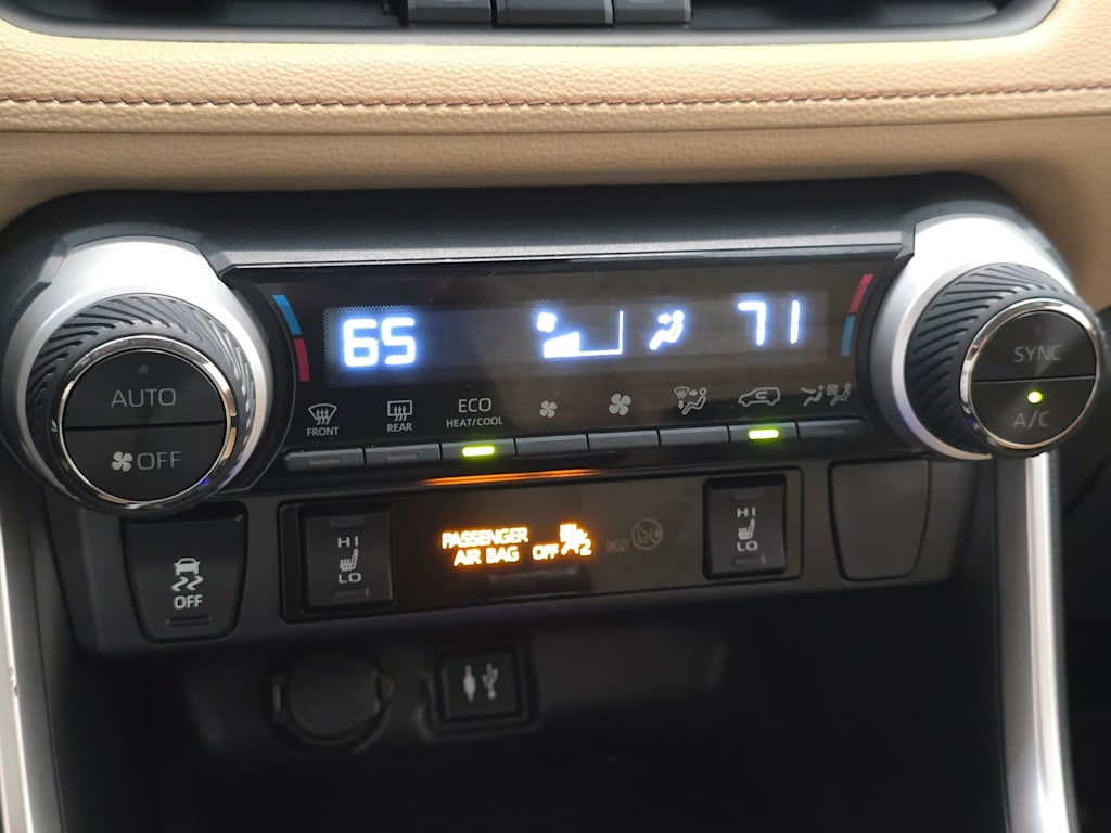 Thumbnail: 2019 Toyota RAV4 - 22