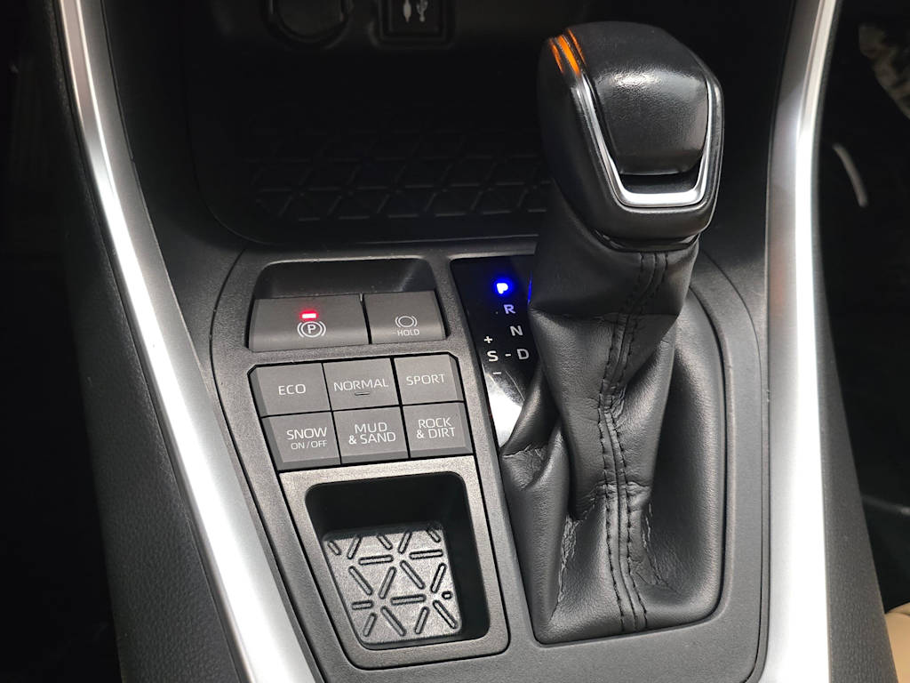 Thumbnail: 2019 Toyota RAV4 - 15