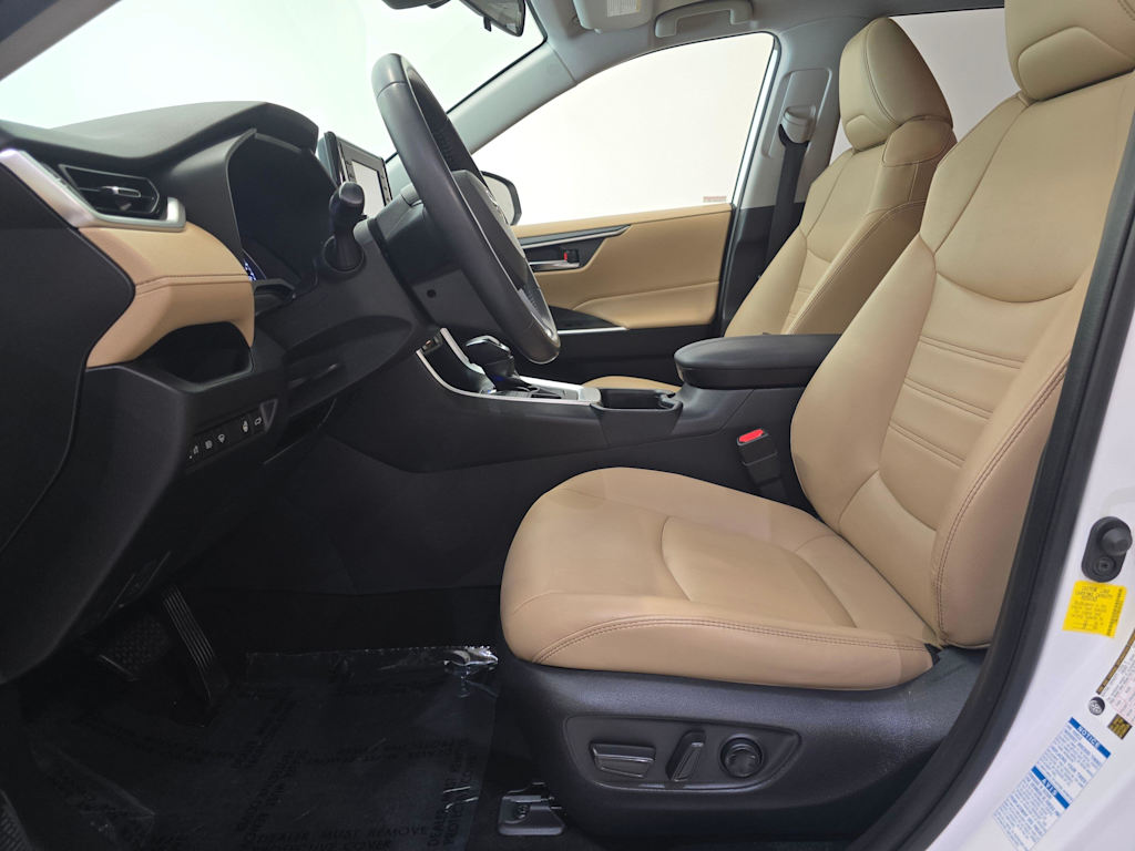 Thumbnail: 2019 Toyota RAV4 - 9