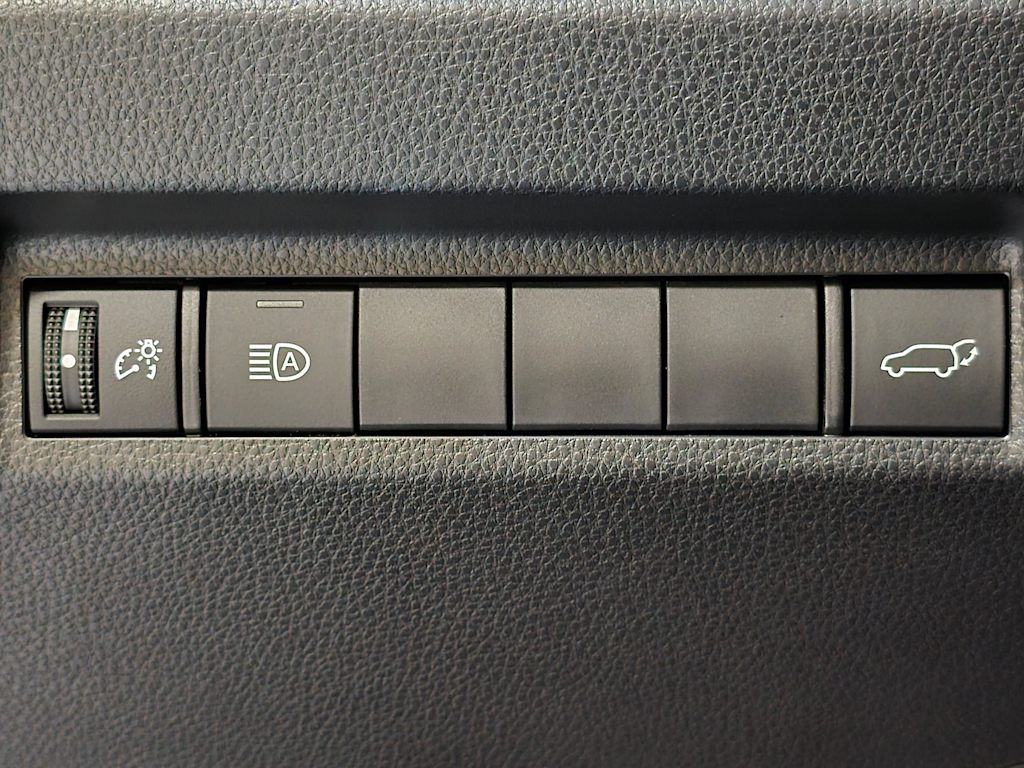 Thumbnail: 2025 Toyota RAV4 - 25