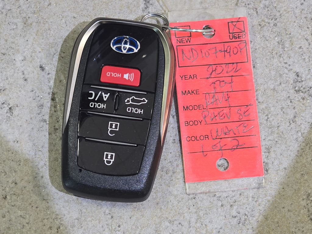 Thumbnail: 2022 Toyota RAV4 - 19