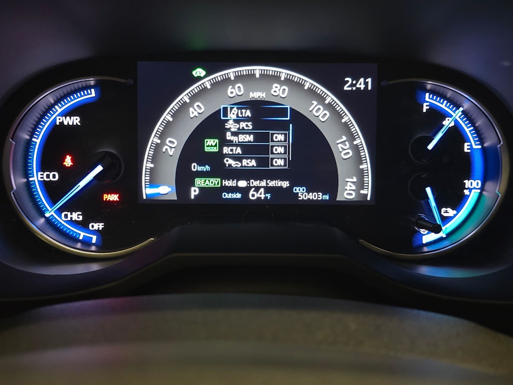 Thumbnail: 2022 Toyota RAV4 - 17