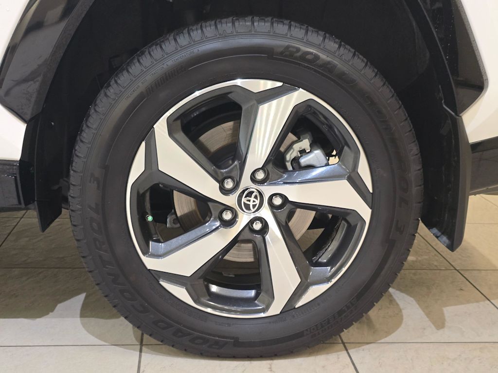Thumbnail: 2022 Toyota RAV4 - 8