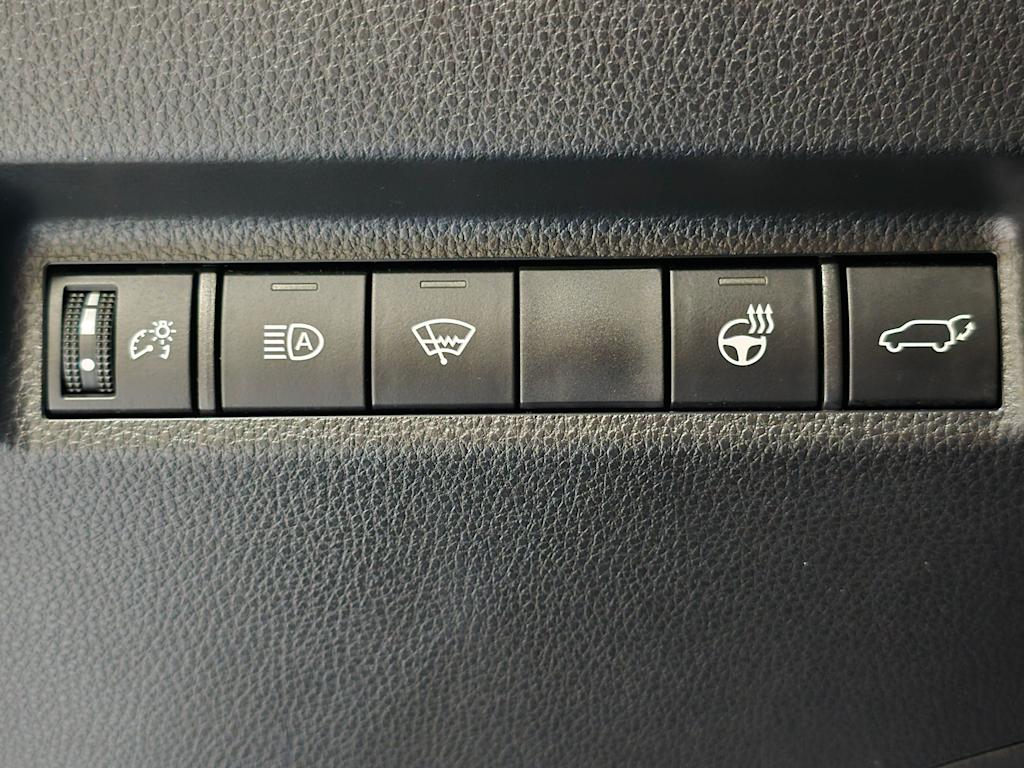 Thumbnail: 2022 Toyota RAV4 - 25