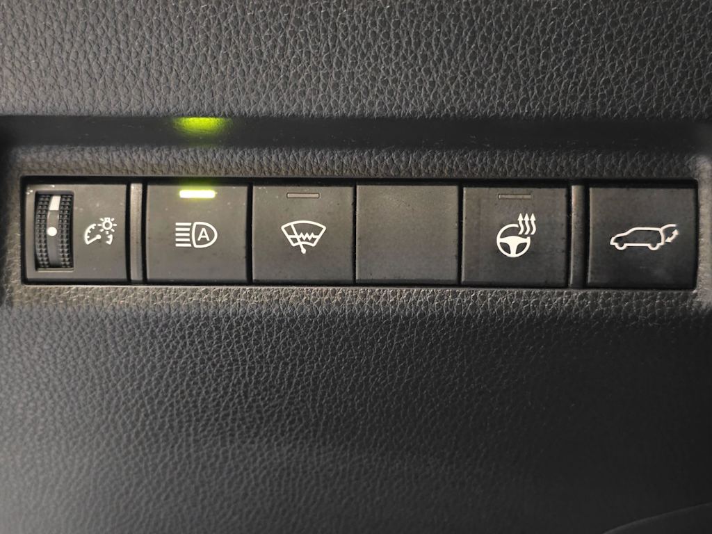 Thumbnail: 2022 Toyota RAV4 - 25