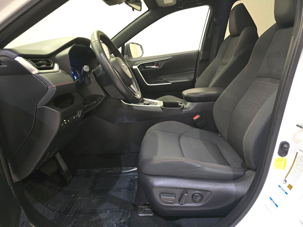 Thumbnail: 2022 Toyota RAV4 - 11