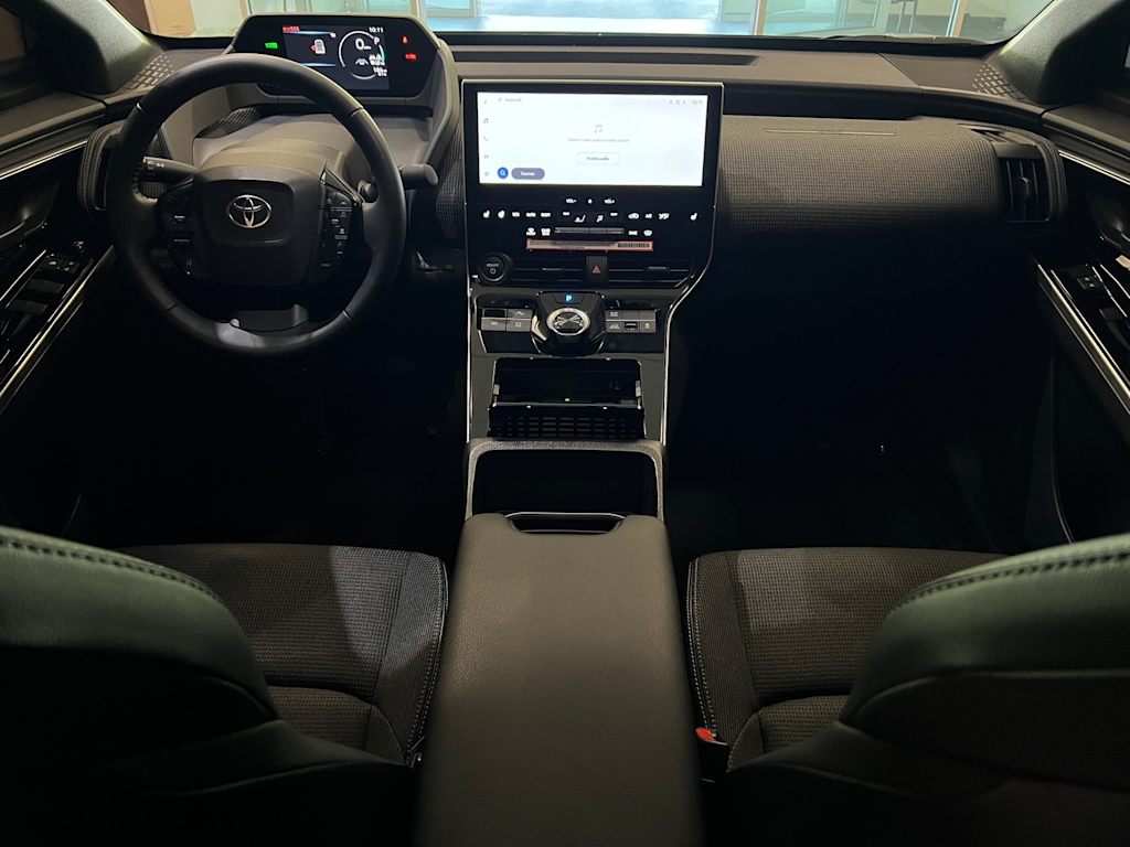 Thumbnail: 2024 Toyota bZ4X - 10