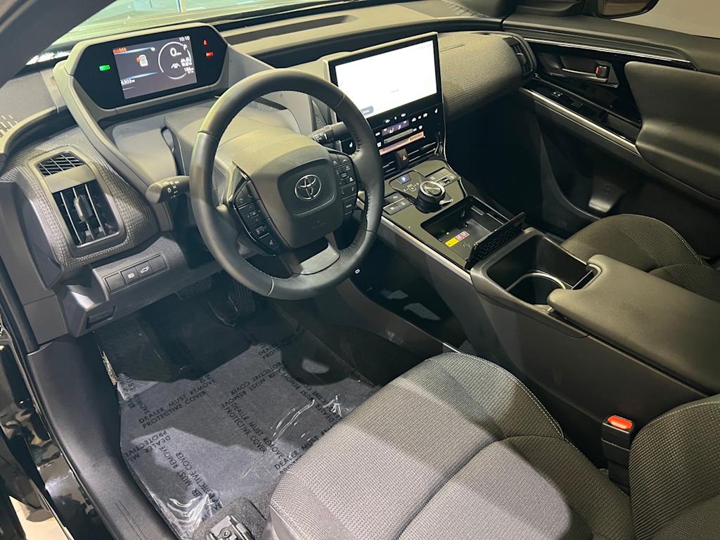 Thumbnail: 2024 Toyota bZ4X - 2