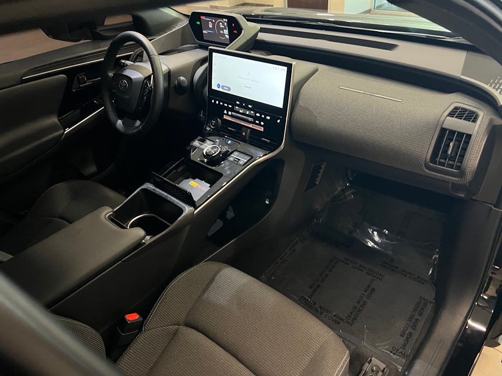 Thumbnail: 2024 Toyota bZ4X - 14