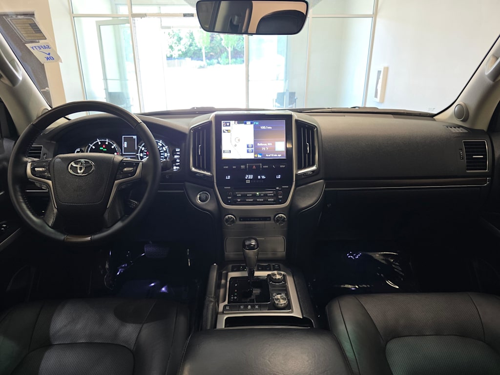 Thumbnail: 2017 Toyota Land Cruiser - 10