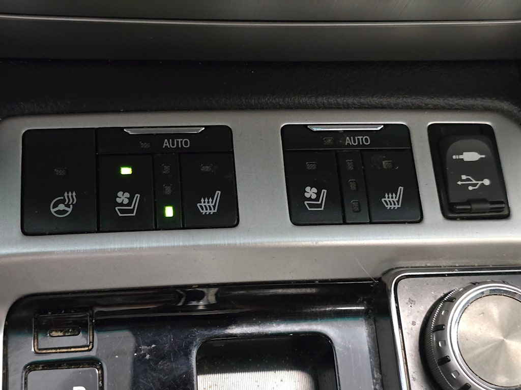 Thumbnail: 2017 Toyota Land Cruiser - 25