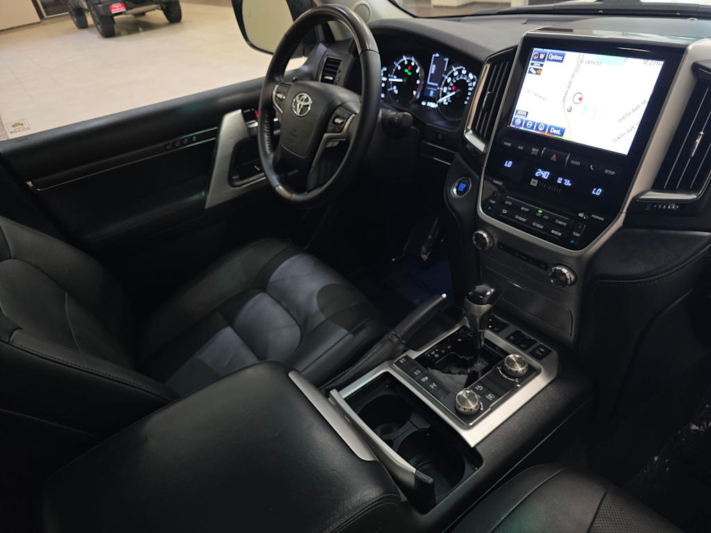Thumbnail: 2017 Toyota Land Cruiser - 15
