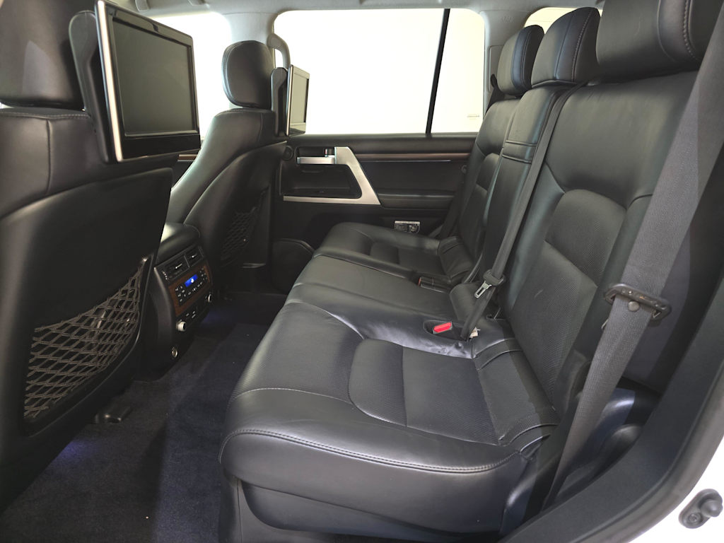 Thumbnail: 2017 Toyota Land Cruiser - 13