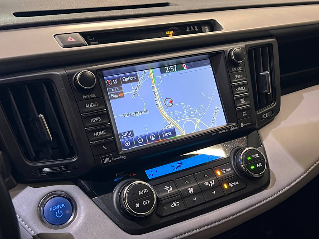 Thumbnail: 2017 Toyota RAV4 - 27