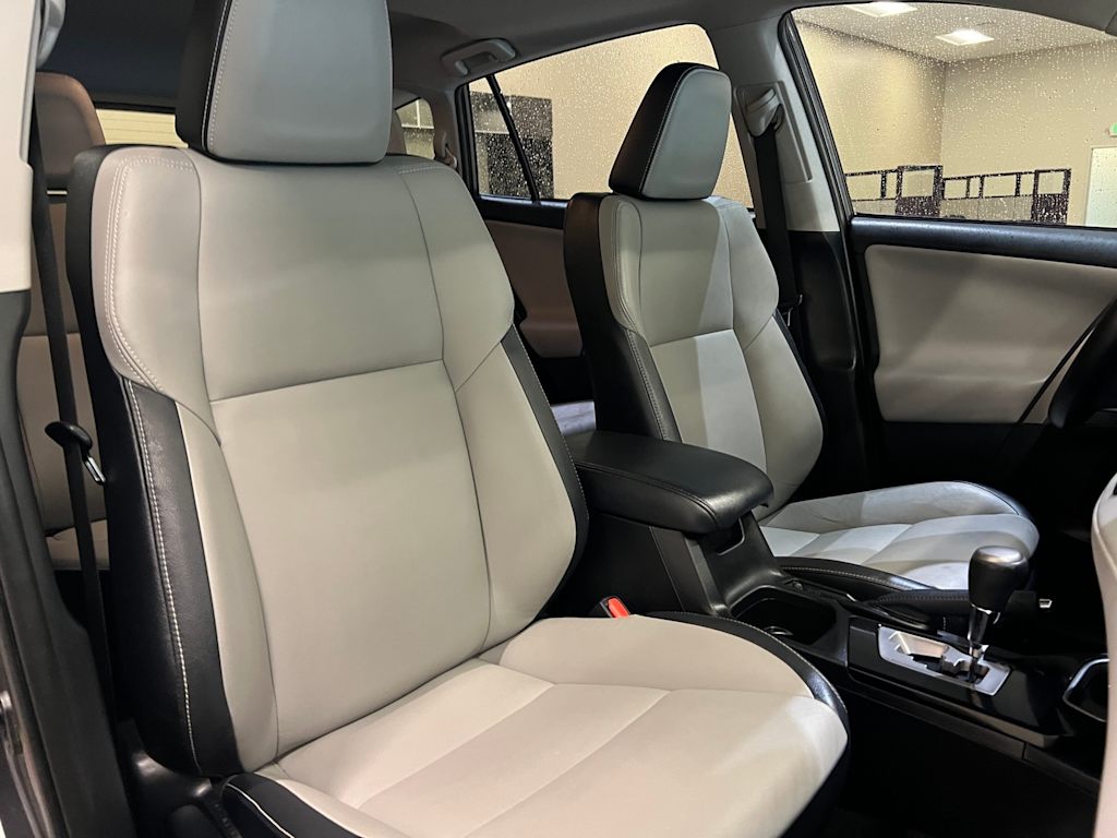 Thumbnail: 2017 Toyota RAV4 - 12