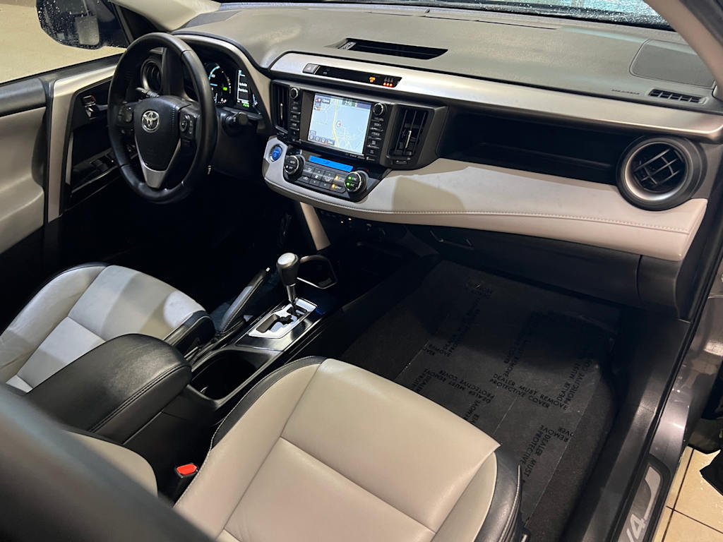 Thumbnail: 2017 Toyota RAV4 - 14