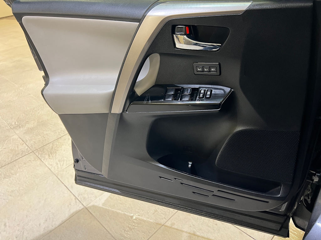 Thumbnail: 2017 Toyota RAV4 - 24