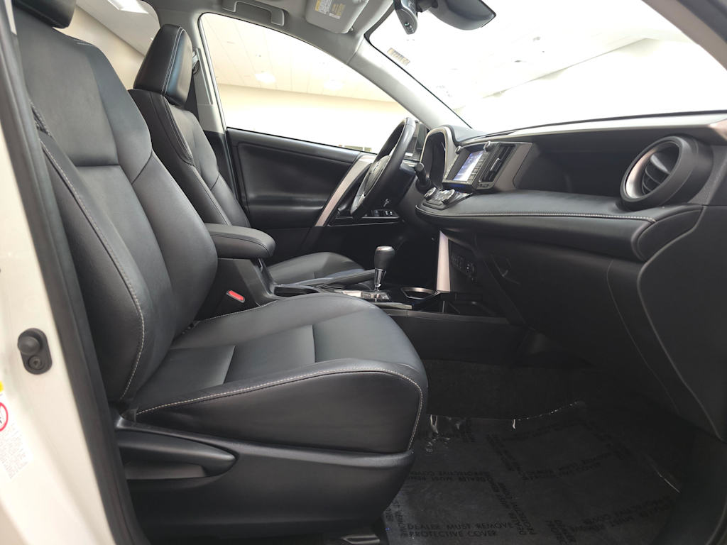 Thumbnail: 2018 Toyota RAV4 - 12