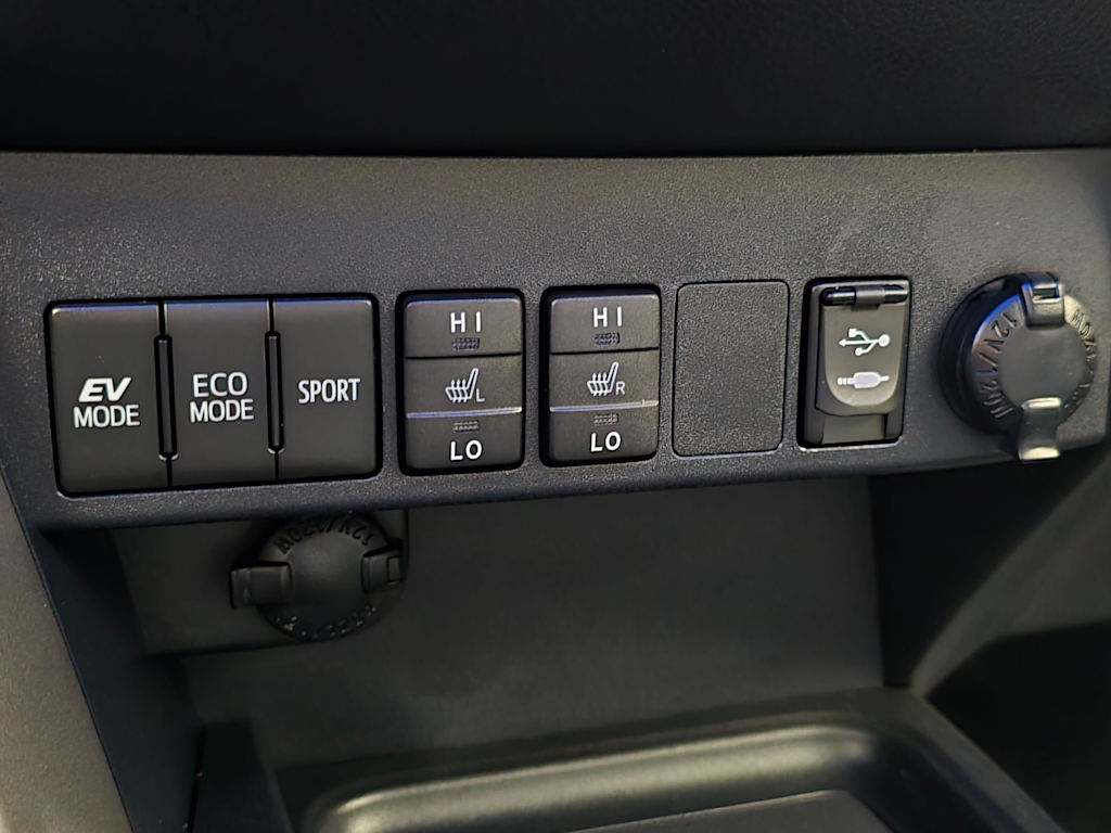 Thumbnail: 2018 Toyota RAV4 - 22