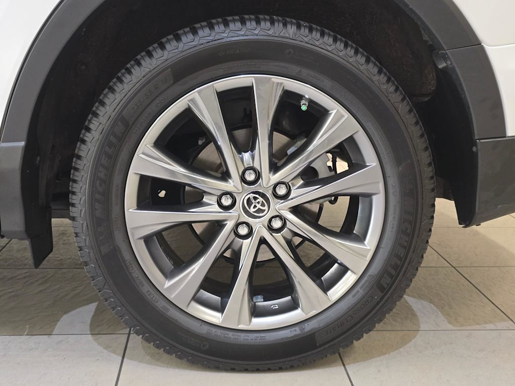 Thumbnail: 2018 Toyota RAV4 - 8