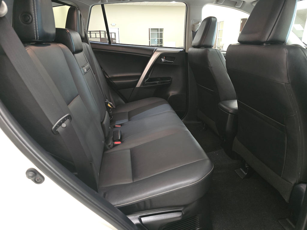 Thumbnail: 2018 Toyota RAV4 - 28