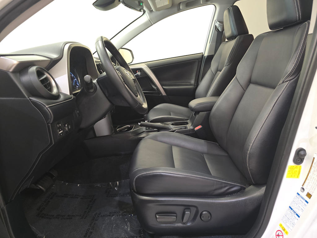 Thumbnail: 2018 Toyota RAV4 - 11