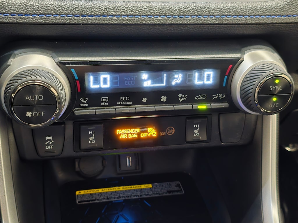 Thumbnail: 2021 Toyota RAV4 - 23