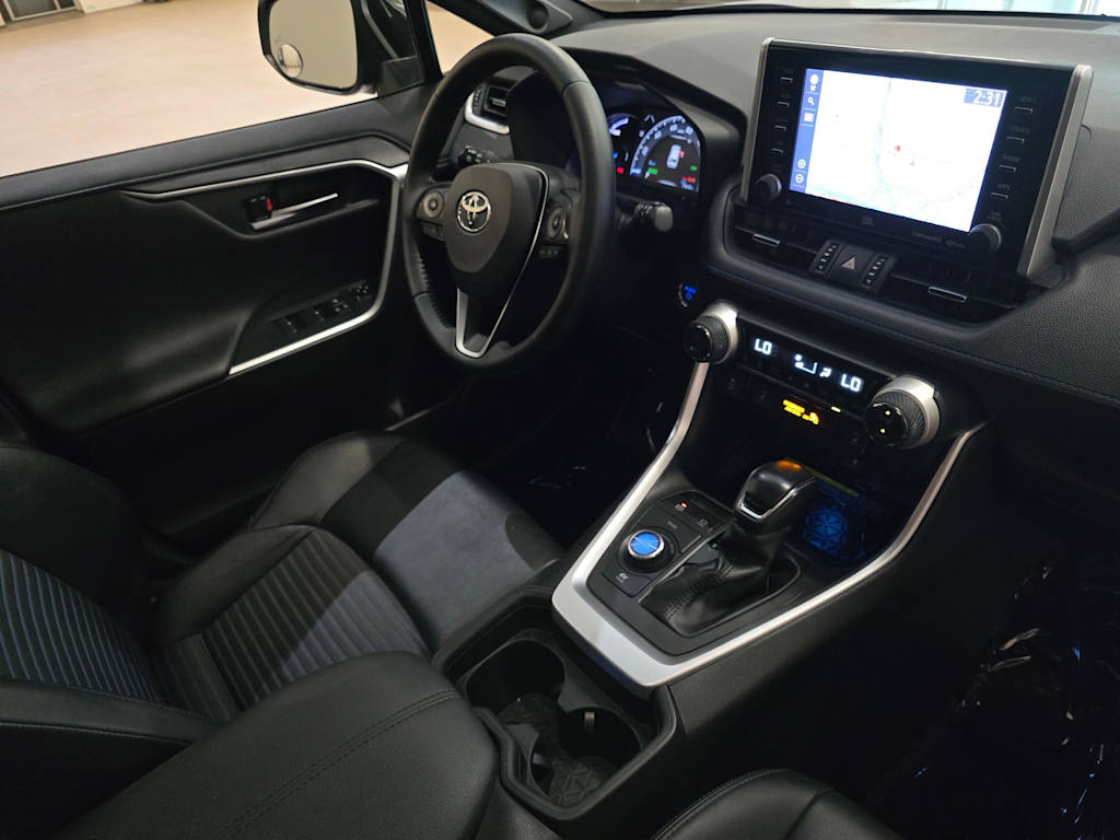 Thumbnail: 2021 Toyota RAV4 - 15