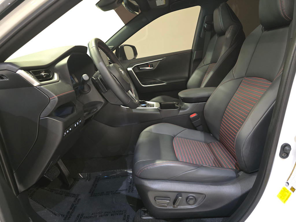 Thumbnail: 2025 Toyota RAV4 - 11